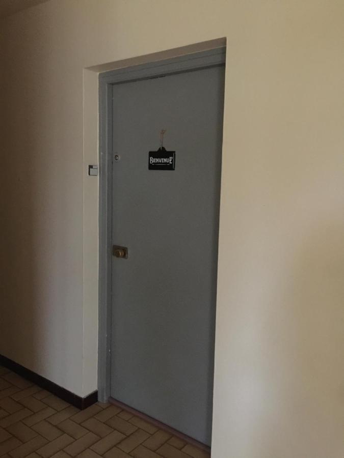 Studio Cabine,4 Personnes ,Renove,Au Calme,200 M De La Plage,Parking Prive Sète Exterior foto